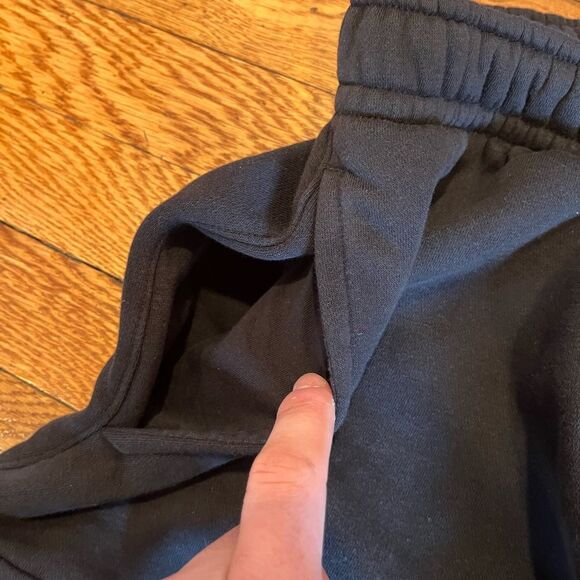 Nike Pants (Modern) - Picture 3 of 8